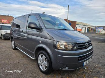Volkswagen Transporter 2.0 BiTDI T32 Kombi DSG 4MOTION L1 H1 4dr