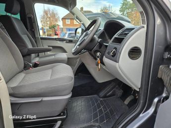 Volkswagen Transporter 2.0 BiTDI T32 Kombi DSG 4MOTION L1 H1 4dr