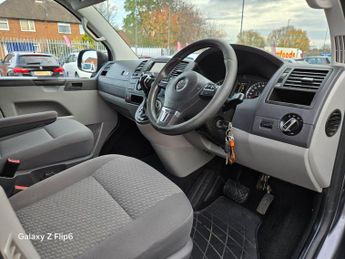 Volkswagen Transporter 2.0 BiTDI T32 Kombi DSG 4MOTION L1 H1 4dr