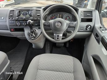 Volkswagen Transporter 2.0 BiTDI T32 Kombi DSG 4MOTION L1 H1 4dr