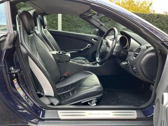 Mercedes-Benz SLK 3.5 SLK350 Convertible 2dr Petrol 7G-Tronic (242 g/km, 272 bhp)