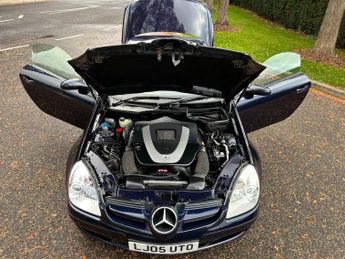 Mercedes-Benz SLK 3.5 SLK350 Convertible 2dr Petrol 7G-Tronic (242 g/km, 272 bhp)