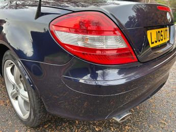 Mercedes-Benz SLK 3.5 SLK350 Convertible 2dr Petrol 7G-Tronic (242 g/km, 272 bhp)