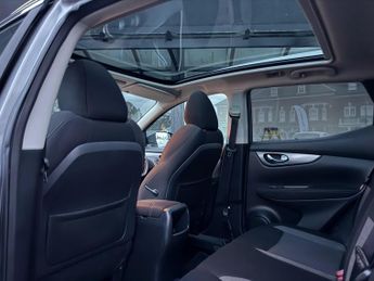 Nissan Qashqai 1.2 DIG-T N-Connecta XTRON Euro 6 (s/s) 5dr