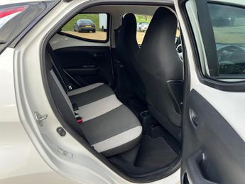 Toyota AYGO 1.0 VVT-i x-press x-shift Euro 6 5dr