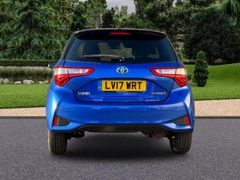 Toyota Yaris 1.5 VVT-h Blue Bi-Tone E-CVT Euro 6 (s/s) 5dr