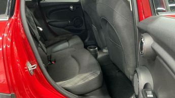 MINI Hatch 1.5 Cooper Auto Euro 6 (s/s) 5dr
