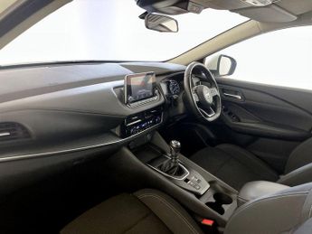 Nissan Qashqai 1.3 DIG-T MHEV Acenta Premium Euro 6 (s/s) 5dr