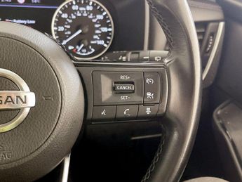 Nissan Qashqai 1.3 DIG-T MHEV Acenta Premium Euro 6 (s/s) 5dr