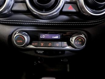 Nissan Juke 1.0 DIG-T N-Connecta DCT Auto Euro 6 (s/s) 5dr