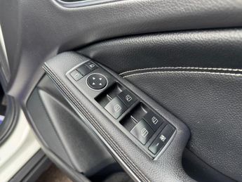 Mercedes-Benz GLA 1.6 GLA180 Urban Edition 7G-DCT Euro 6 (s/s) 5dr