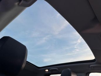 Land Rover Discovery Sport 2.0 TD4 HSE Black Auto 4WD Euro 6 (s/s) 5dr