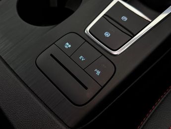 Ford Kuga 2.5 EcoBoost Duratec 14.4kWh ST-Line CVT Euro 6 (s/s) 5dr