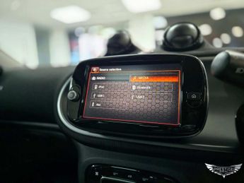 Smart forfour 17.6kWh Premium Auto 5dr (22kW Charger)