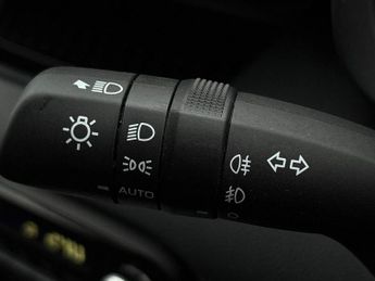 Toyota Yaris 1.5 VVT-h Design Hatchback 5dr Petrol Hybrid E-CVT Euro 6 (s/s) 