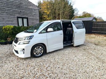 Toyota Vellfire HYBRID-SUNROOFS-LEATHER-CARPLAY