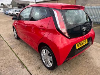Toyota AYGO 1.0 VVT-i x-pression x-shift Euro 6 5dr