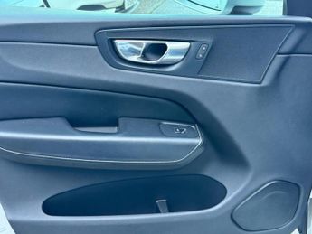 Volvo XC60 2.0 D4 R-Design Auto AWD Euro 6 (s/s) 5dr