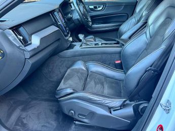 Volvo XC60 2.0 D4 R-Design Auto AWD Euro 6 (s/s) 5dr