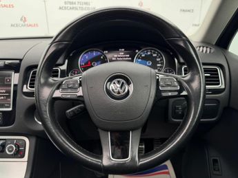 Volkswagen Touareg 3.0 TDI V6 BlueMotion Tech R-Line Tiptronic 4WD Euro 5 (s/s) 5dr