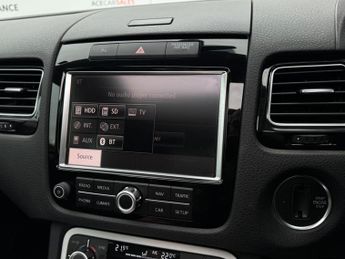 Volkswagen Touareg 3.0 TDI V6 BlueMotion Tech R-Line Tiptronic 4WD Euro 5 (s/s) 5dr