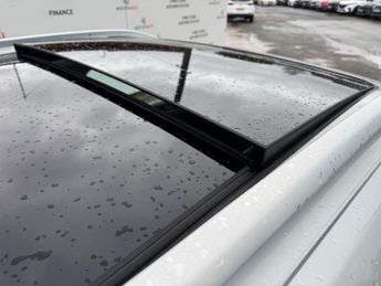 Volkswagen Touareg 3.0 TDI V6 BlueMotion Tech R-Line Tiptronic 4WD Euro 5 (s/s) 5dr