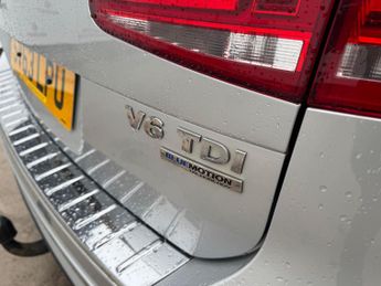 Volkswagen Touareg 3.0 TDI V6 BlueMotion Tech R-Line Tiptronic 4WD Euro 5 (s/s) 5dr