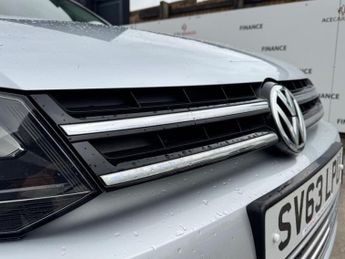 Volkswagen Touareg 3.0 TDI V6 BlueMotion Tech R-Line Tiptronic 4WD Euro 5 (s/s) 5dr