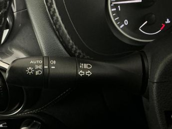 Nissan Juke 1.0 DIG-T N-Connecta Euro 6 (s/s) 5dr