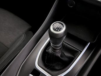 Nissan Qashqai 1.3 DIG-T MHEV N-Connecta Euro 6 (s/s) 5dr