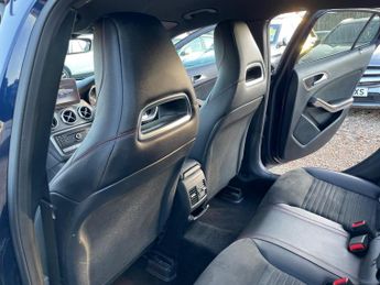 Mercedes-Benz GLA 2.1 GLA220d AMG Line (Premium) 7G-DCT 4MATIC Euro 6 (s/s) 5dr