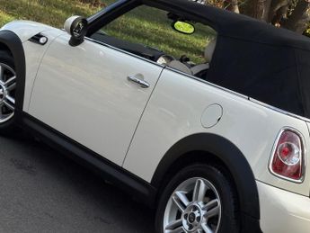 MINI Convertible 1.6 Cooper Steptronic Euro 5 2dr