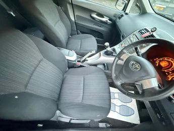 Toyota Auris 1.33 VVT-i TR (s/s) 5dr