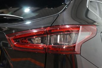 Nissan Qashqai 1.3 DIG-T Tekna+ DCT Auto Euro 6 (s/s) 5dr