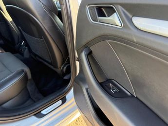 Audi A3 1.6 TDI S line Sportback S Tronic Euro 5 (s/s) 5dr