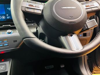 Hyundai KONA 65.4kWh Advance Auto 5dr