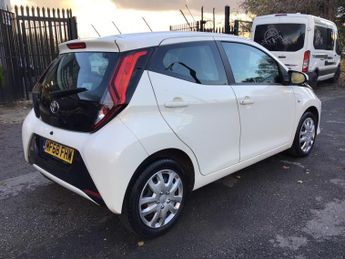 Toyota AYGO 1.0 VVT-i x-play x-shift Euro 6 5dr