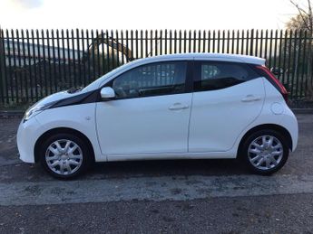 Toyota AYGO 1.0 VVT-i x-play x-shift Euro 6 5dr