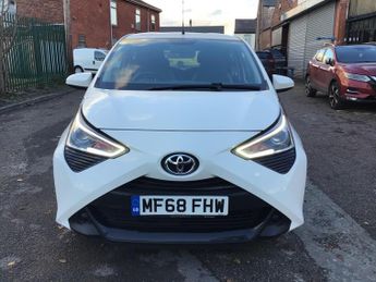 Toyota AYGO 1.0 VVT-i x-play x-shift Euro 6 5dr