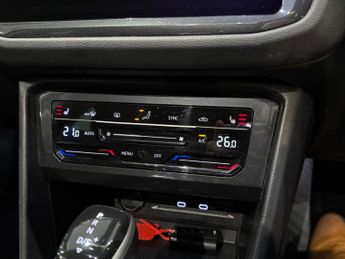 Volkswagen Tiguan 1.5 TSI Elegance SUV 5dr Petrol DSG Euro 6 (s/s) (150 ps)