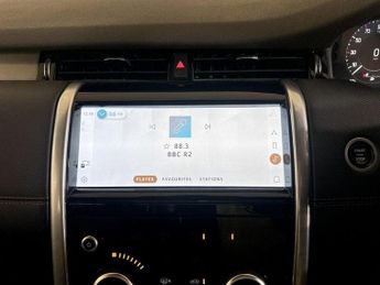 Land Rover Discovery Sport 1.5 P300e 12.2kWh R-Dynamic SE Auto 4WD Euro 6 (s/s) 5dr