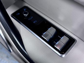 Jaguar F-PACE 2.0 D200 MHEV S SUV 5dr Diesel Auto AWD Euro 6 (s/s) (204 ps)