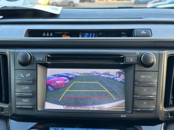 Toyota RAV4 2.2 D-CAT Invincible Auto 4WD Euro 5 5dr