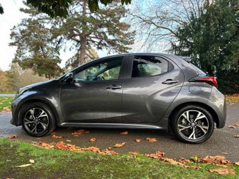 Toyota Yaris 1.5 VVT-h Design E-CVT Euro 6 (s/s) 5dr