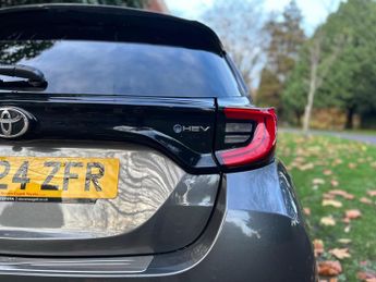 Toyota Yaris 1.5 VVT-h Design E-CVT Euro 6 (s/s) 5dr