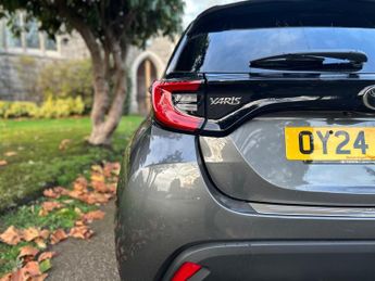 Toyota Yaris 1.5 VVT-h Design E-CVT Euro 6 (s/s) 5dr