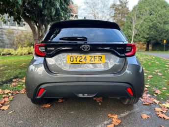 Toyota Yaris 1.5 VVT-h Design E-CVT Euro 6 (s/s) 5dr