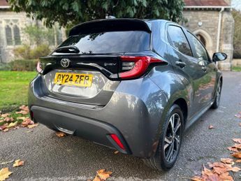 Toyota Yaris 1.5 VVT-h Design E-CVT Euro 6 (s/s) 5dr