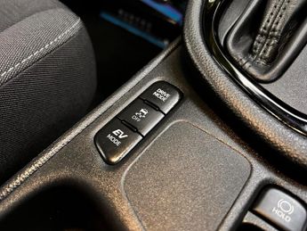 Toyota Yaris 1.5 VVT-h Design E-CVT Euro 6 (s/s) 5dr