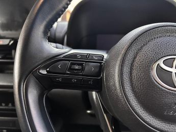 Toyota Yaris 1.5 VVT-h Design E-CVT Euro 6 (s/s) 5dr